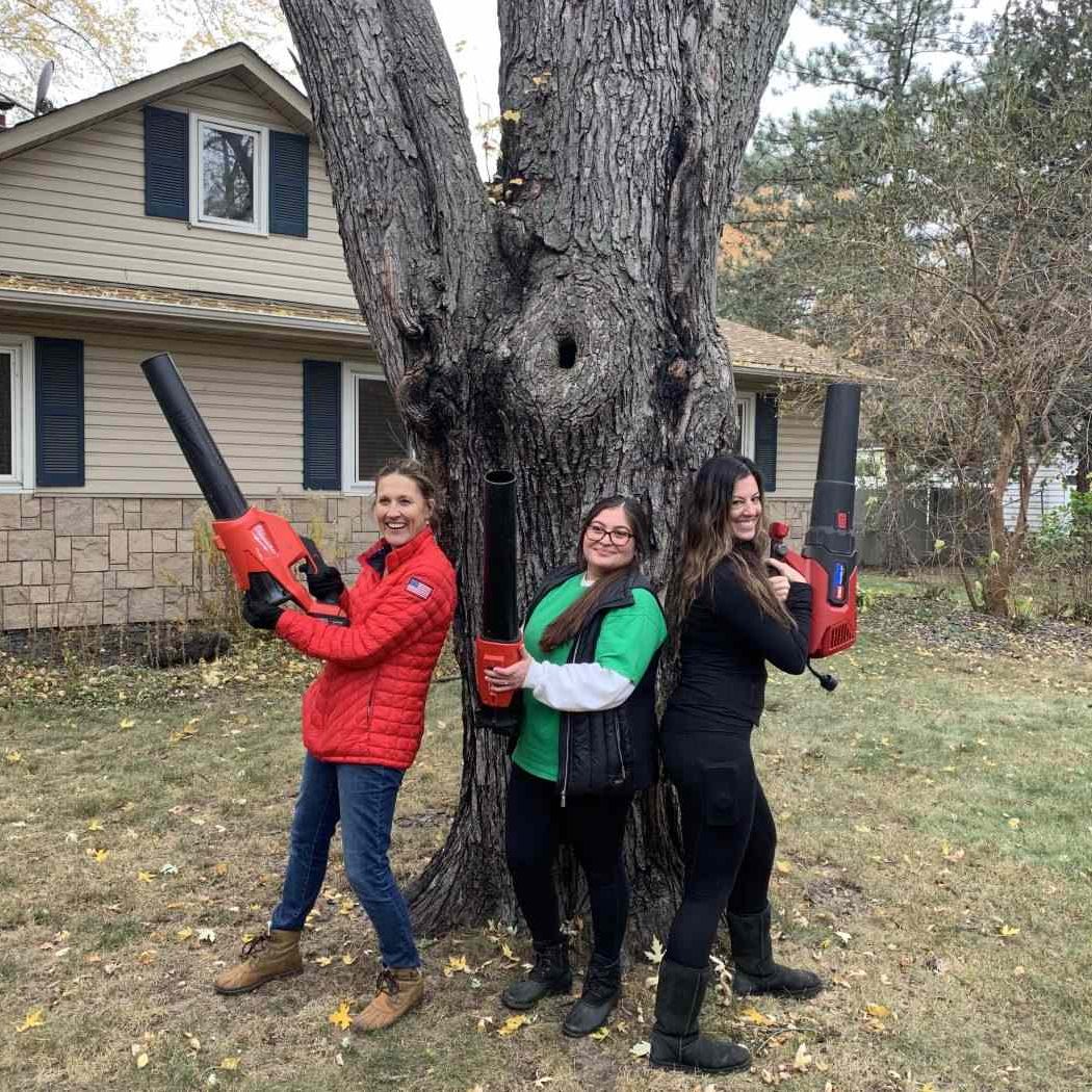 Associated Bank Groveland(3)